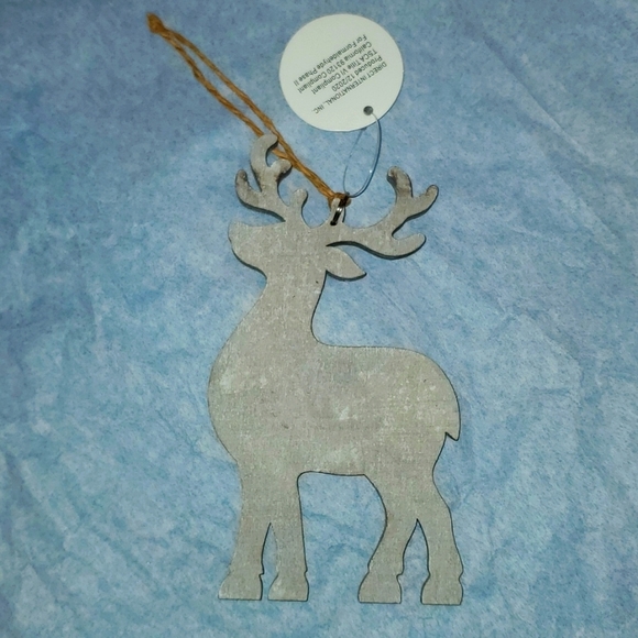 Reindeer Ornament "Welcome" - Picture 2 of 2